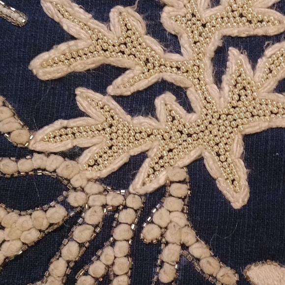 Christmas pillow cover navy blue with white coral sequins 🎄🌴 - Picture 2 of 9